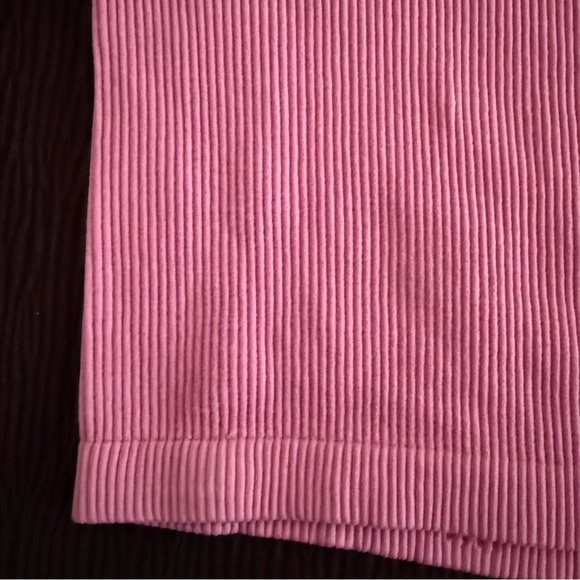 Fitted, Ribbed Pine Tee - Picture 4 of 4